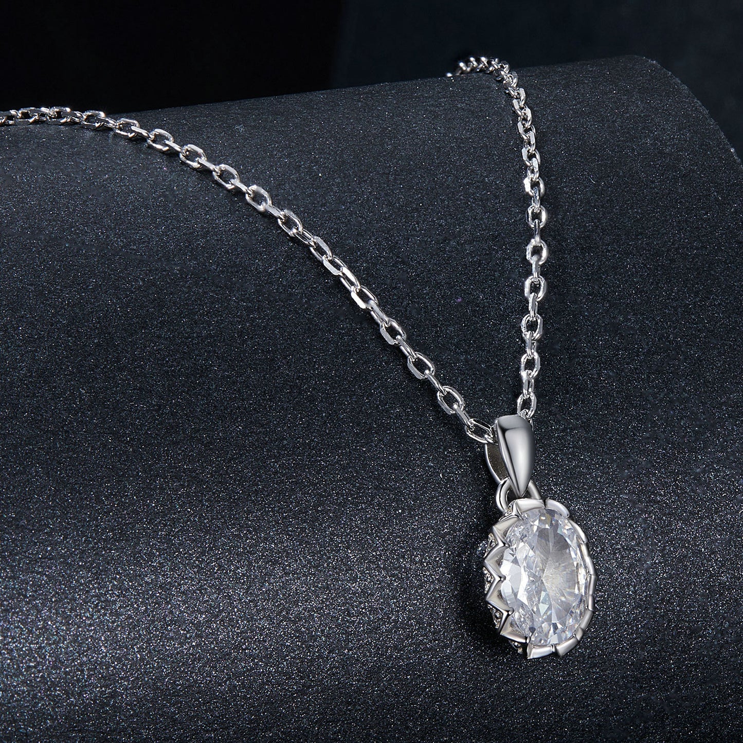 Brilliant 1ct Moissanite Necklace