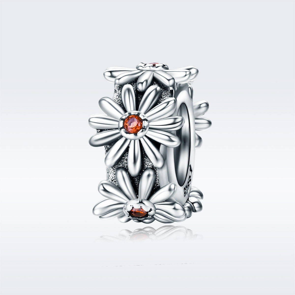 The Daisy Spacer Charm