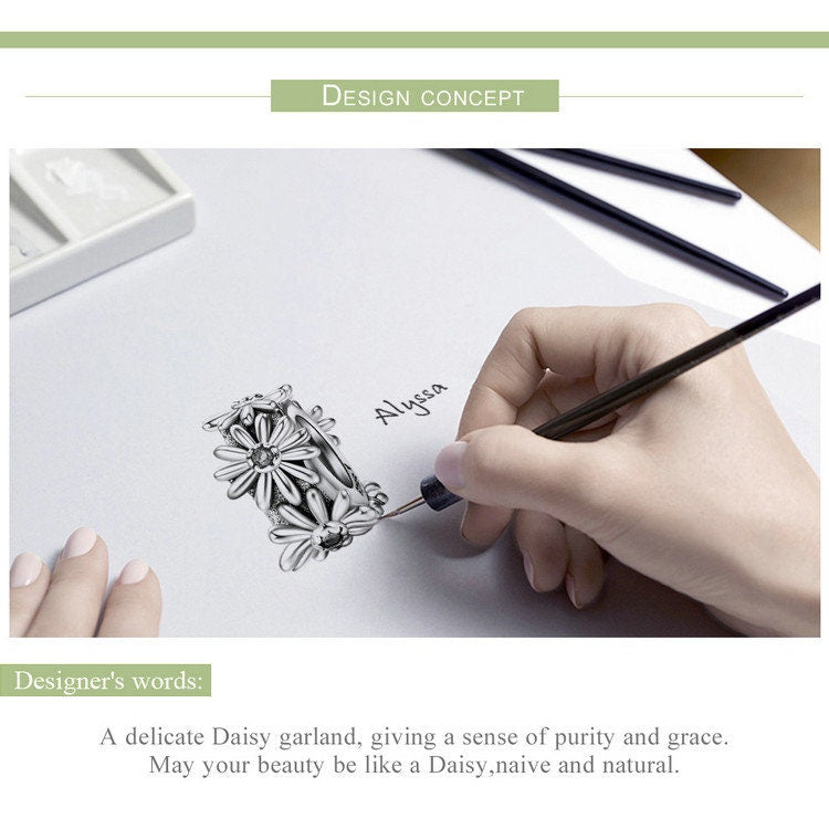 The Daisy Spacer Charm