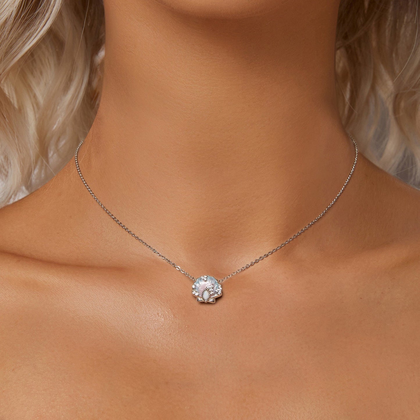 Dreamy Shell Charm