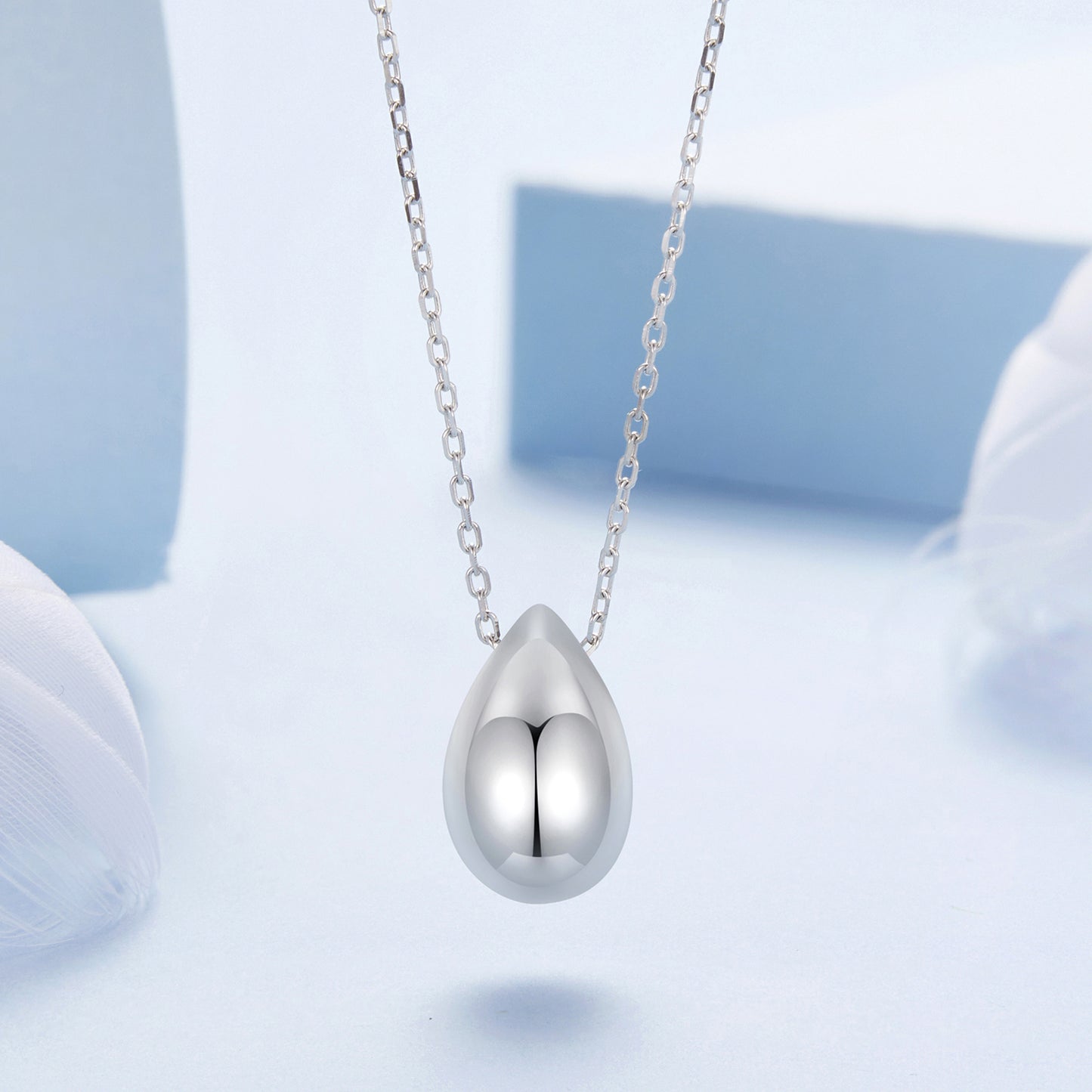 Metallic Teardrop Necklace