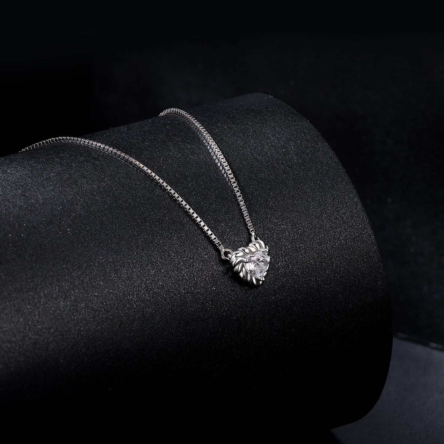 Delicate Heart Moissanite Collarbone Necklace