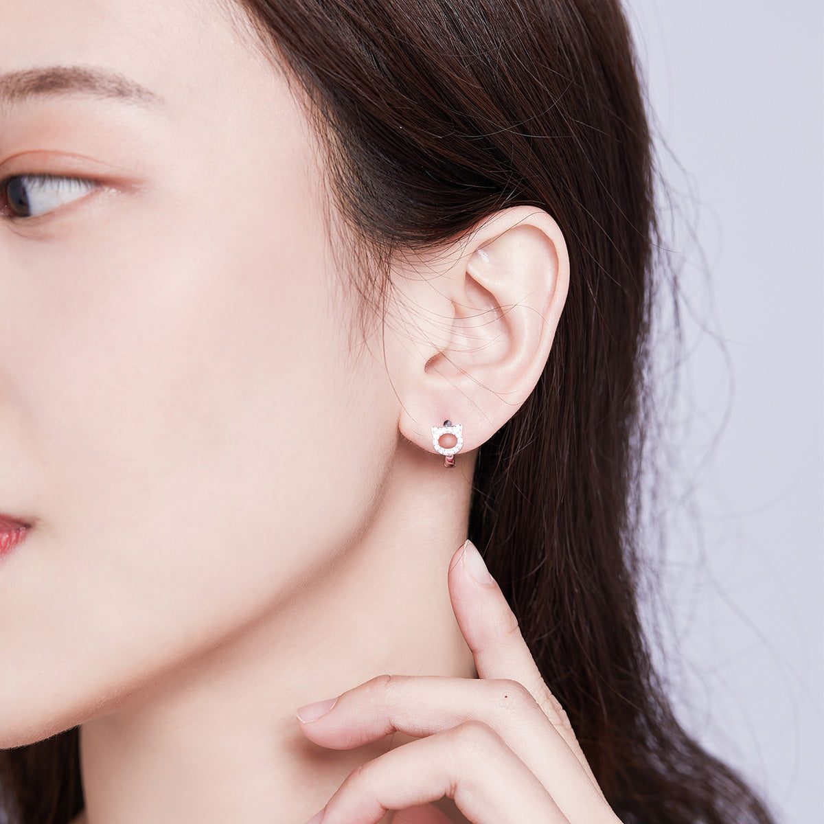 Compact Feline-Inspired Clip-On Earrings