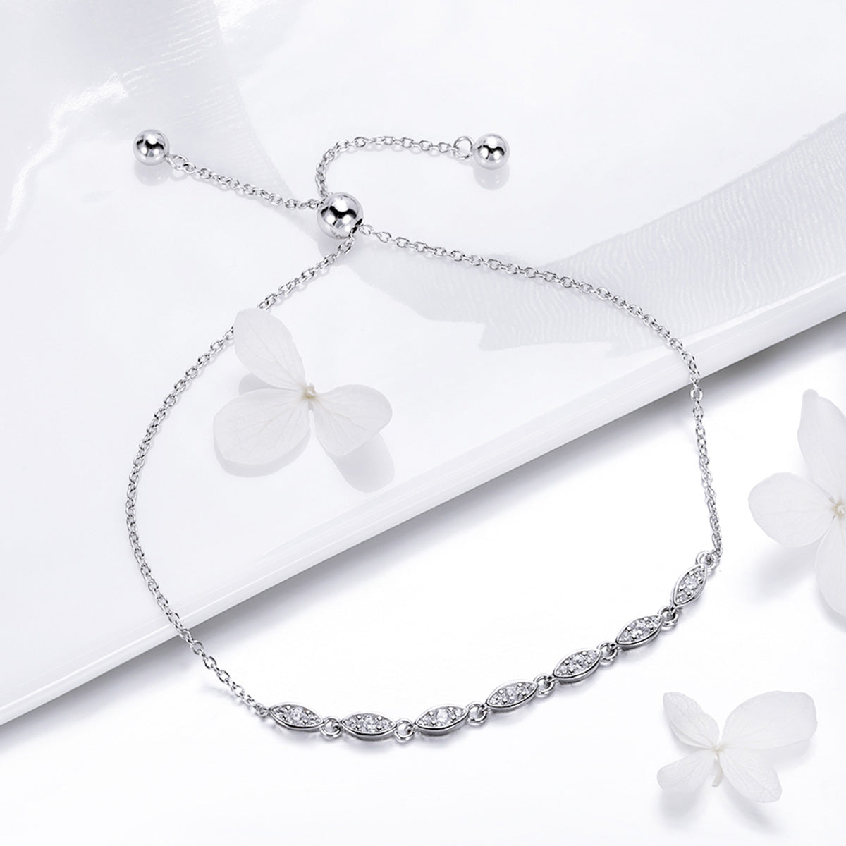 Minimalist Beauty Bracelet