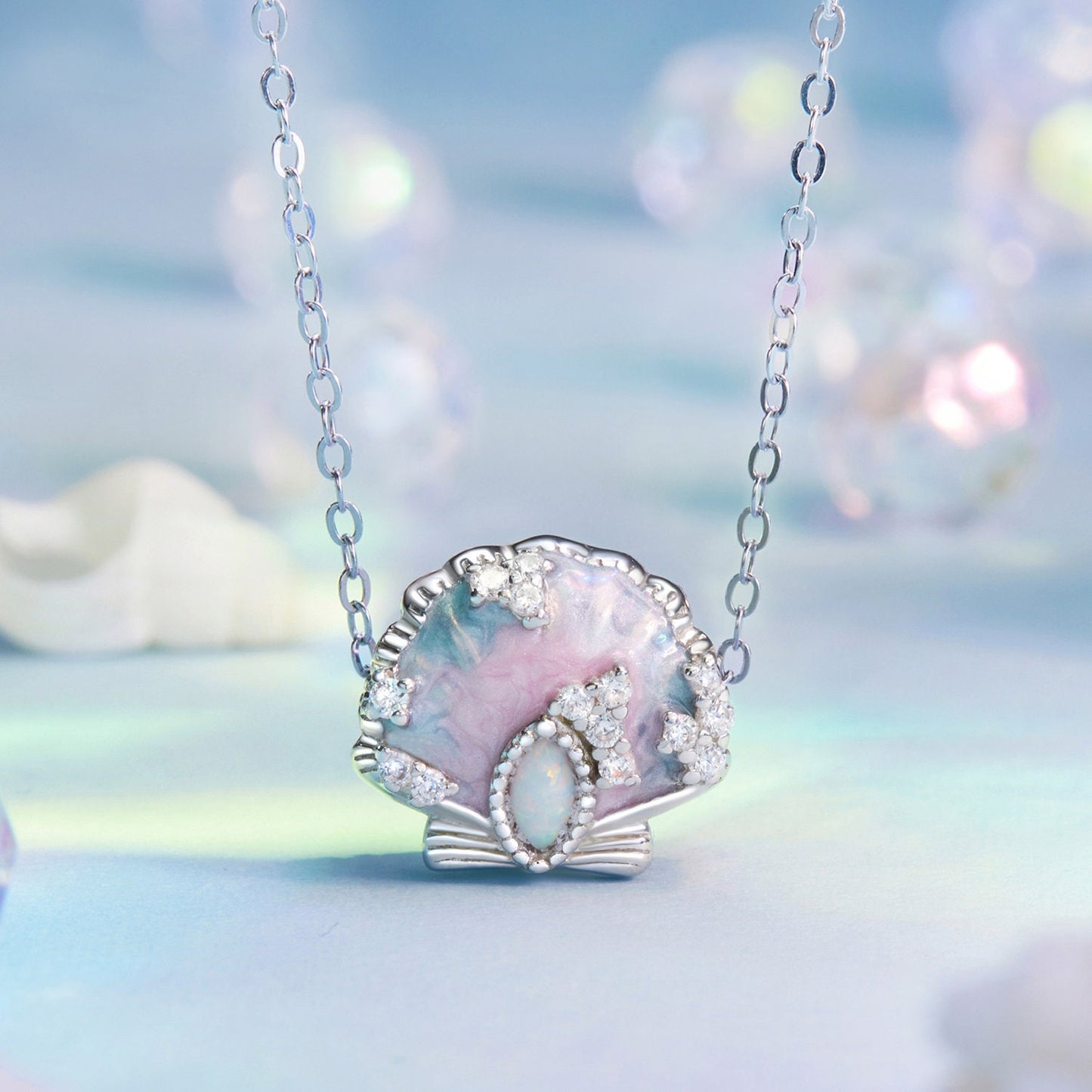 Dreamy Shell Charm