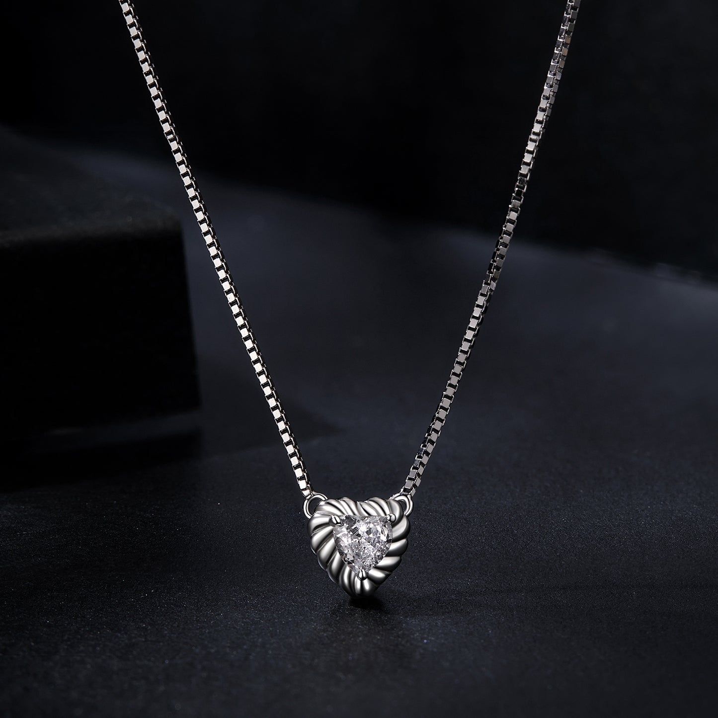 Delicate Heart Moissanite Collarbone Necklace