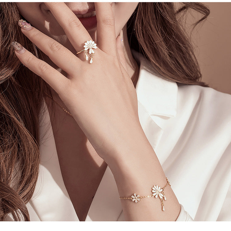 Daisy Bloom Bracelet