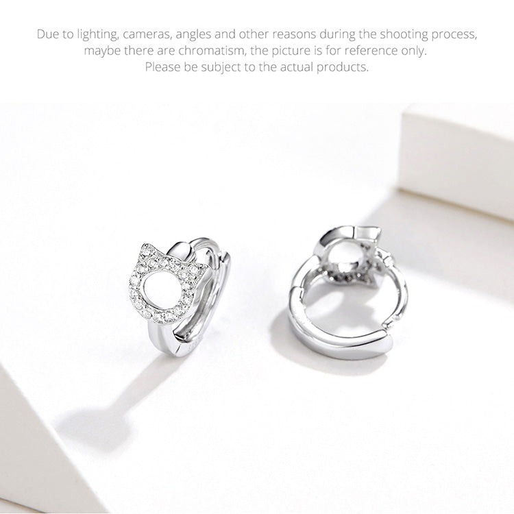 Compact Feline-Inspired Clip-On Earrings