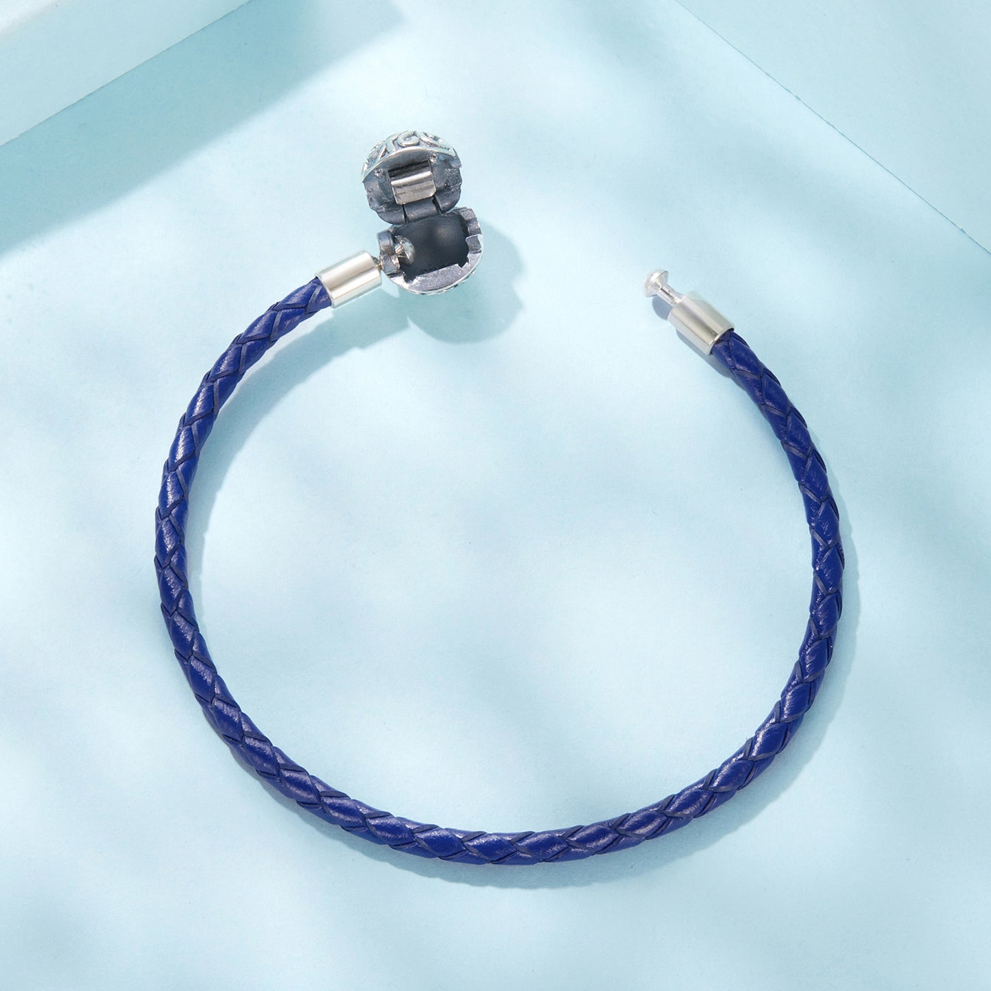 Vintage Scroll Clasp Leather Bracelet