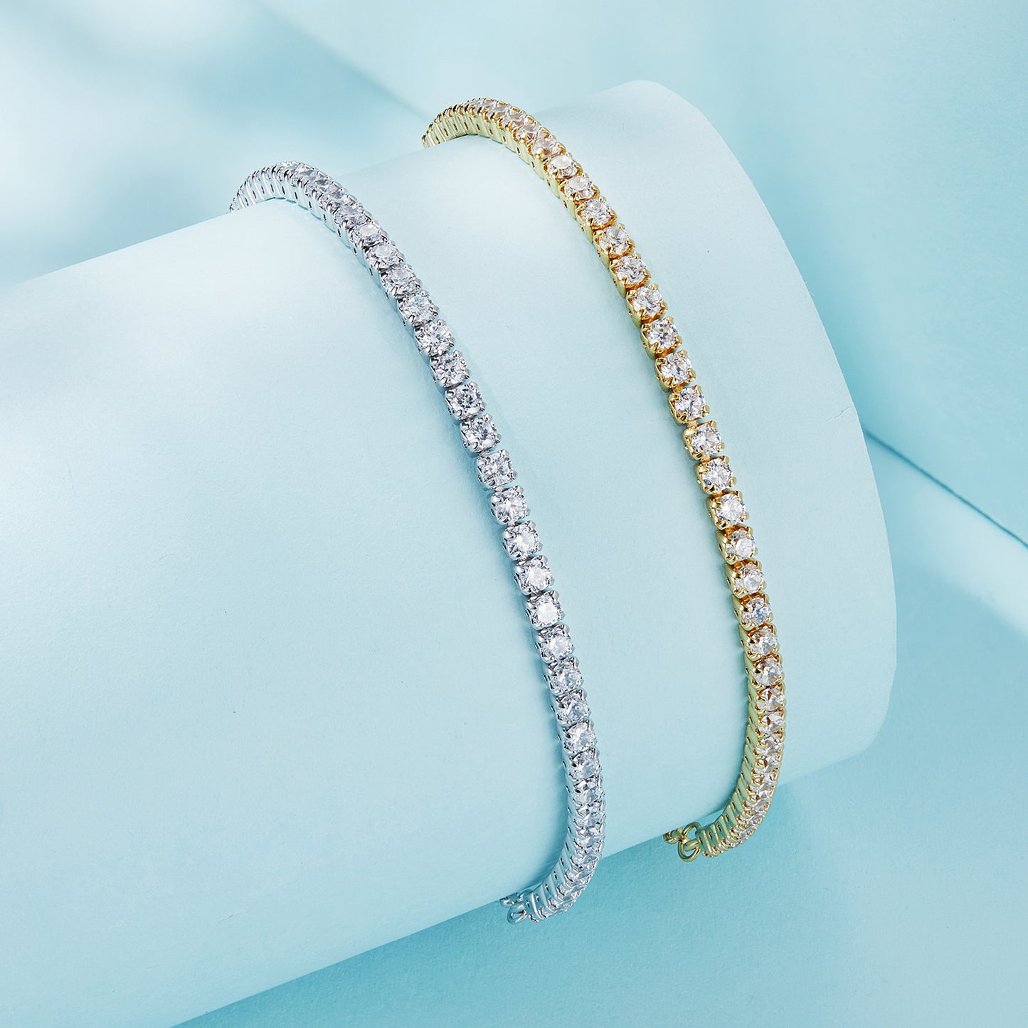 Romantic Gaze Bracelet