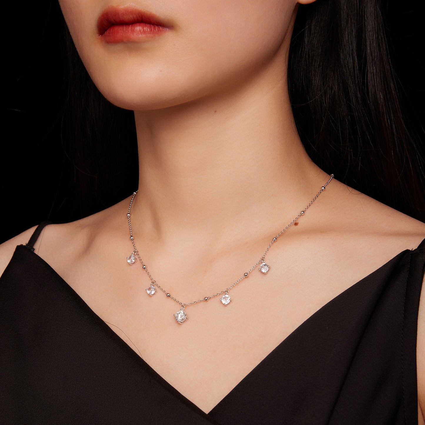 Sparkling Moissanite Collarbone Necklace