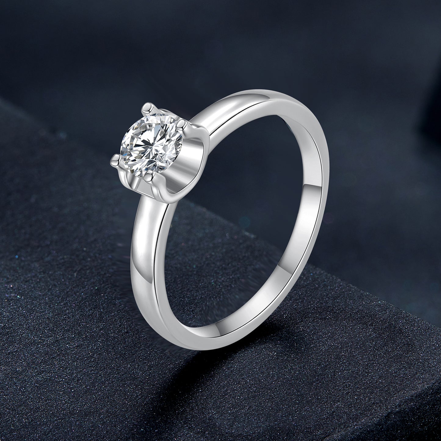 Luxurious Moissanite Ring