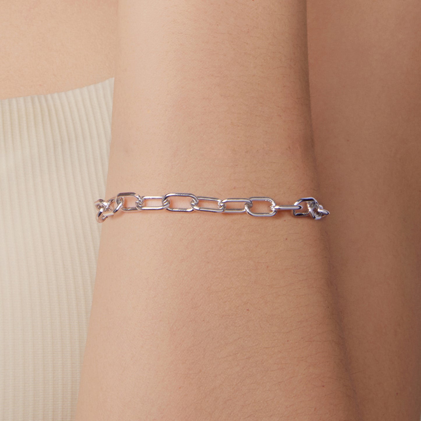 Twisted Basic Chain Bracelet