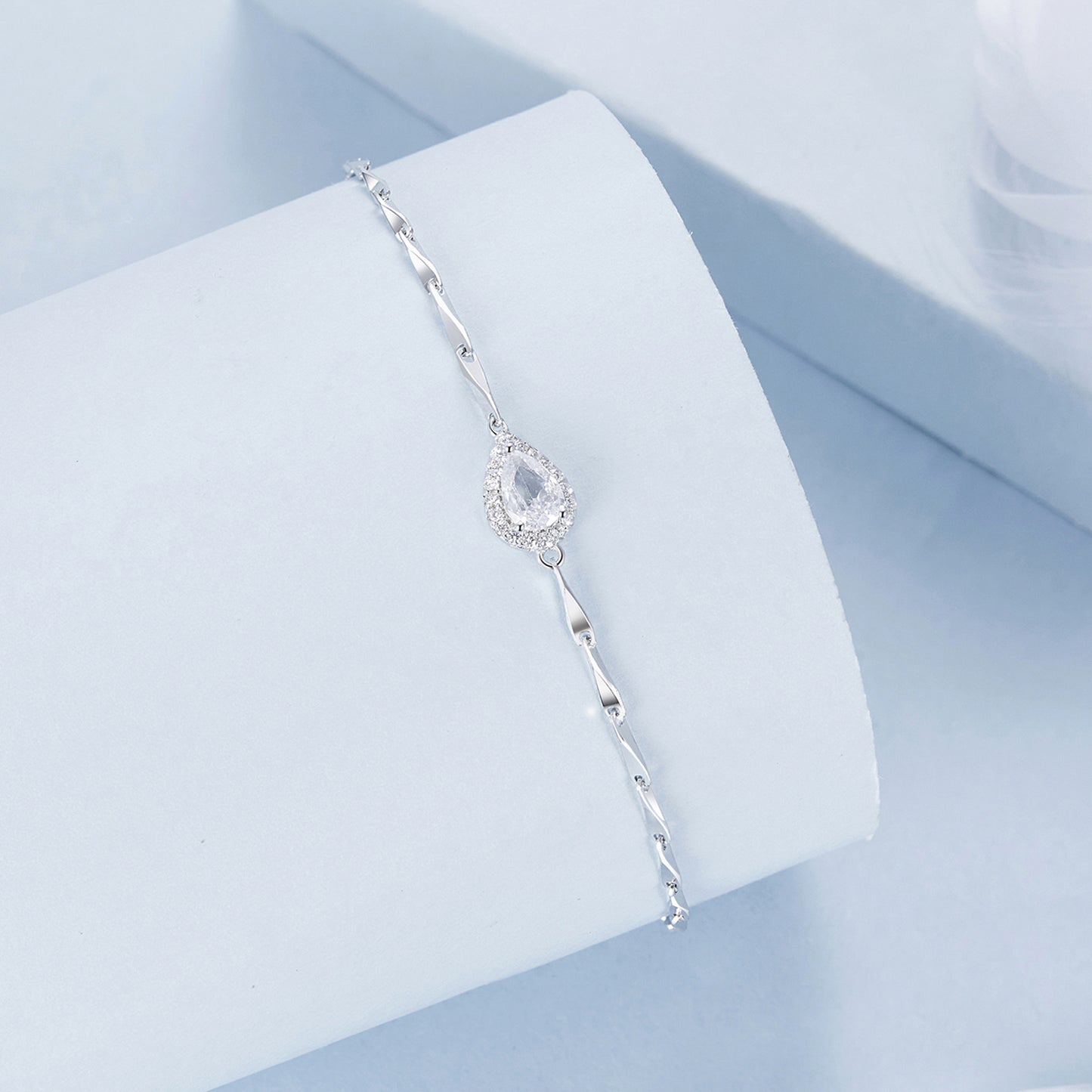 Sparkling Teardrop Bracelet