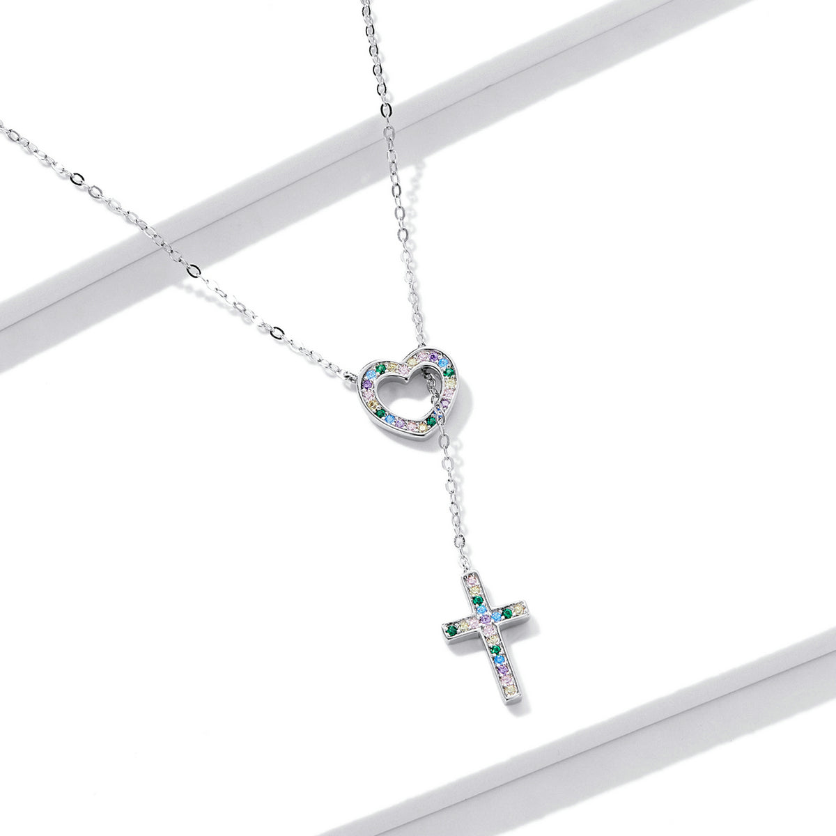 Heart-shaped Pendant Necklace