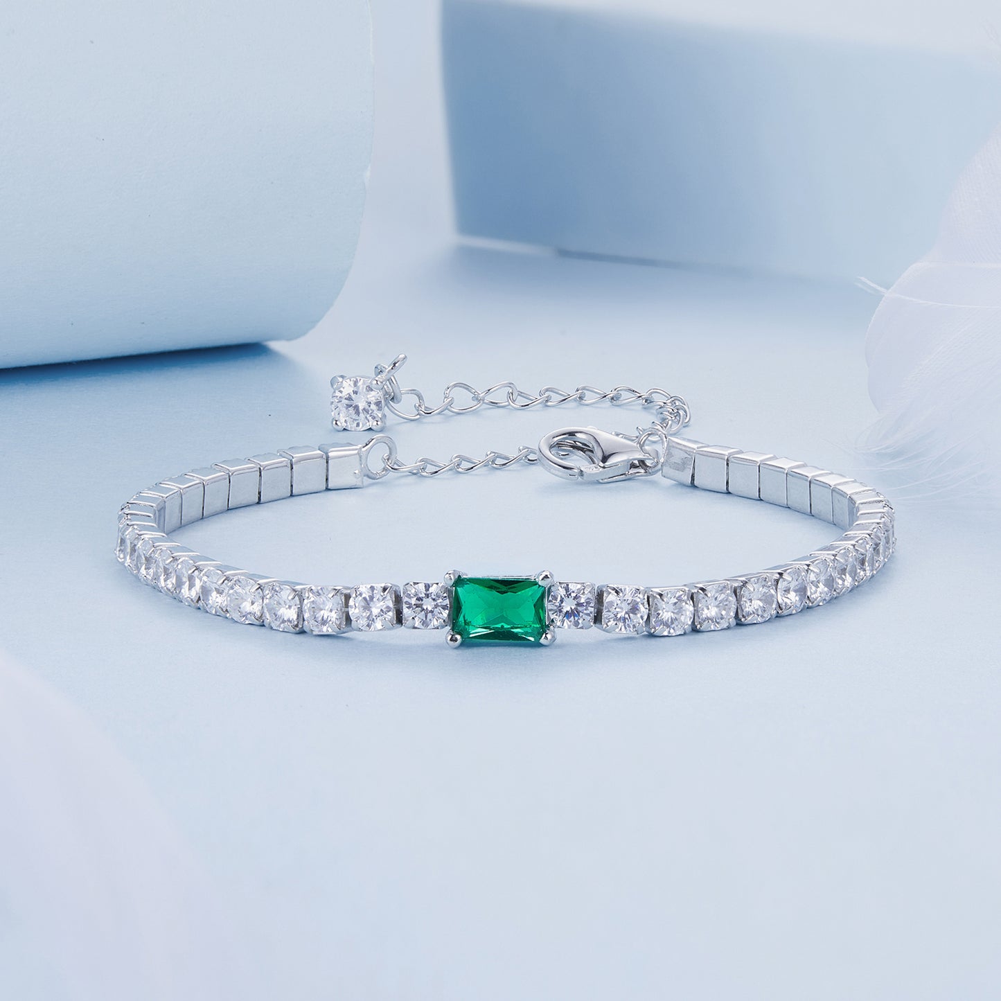 Elegant Emerald Tone Bracelet