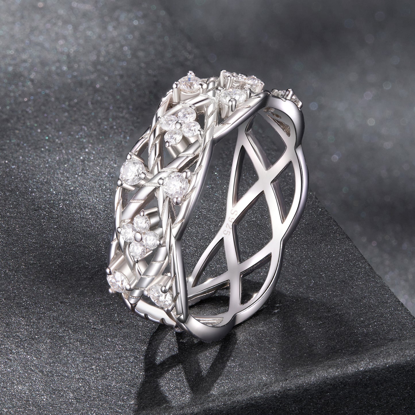 Clover Vine Lucky Moissanite Ring