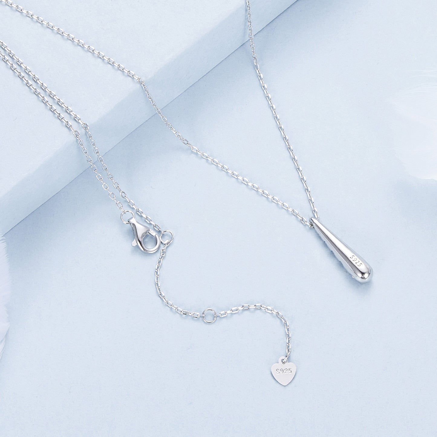 Elegant Teardrop Necklace