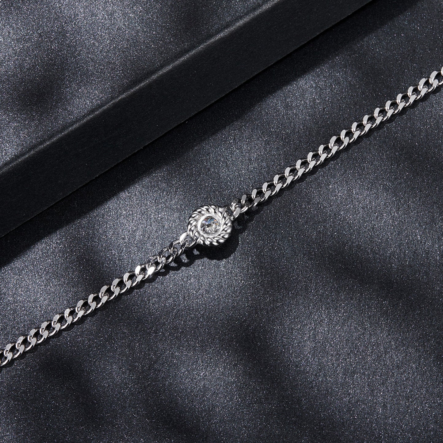 Round-Cut Moissanite Bracelet
