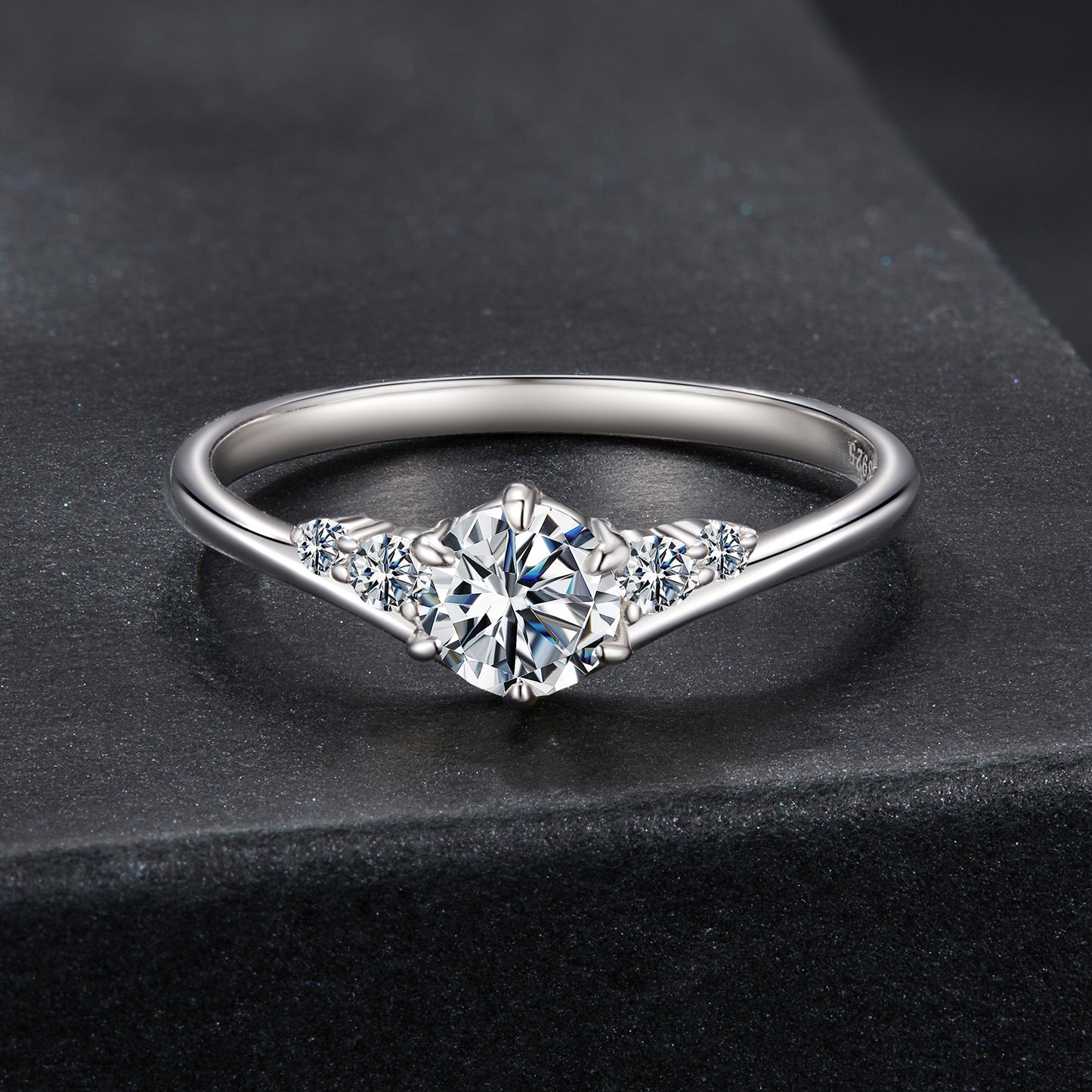 Dazzling Moissanite Wedding Ring