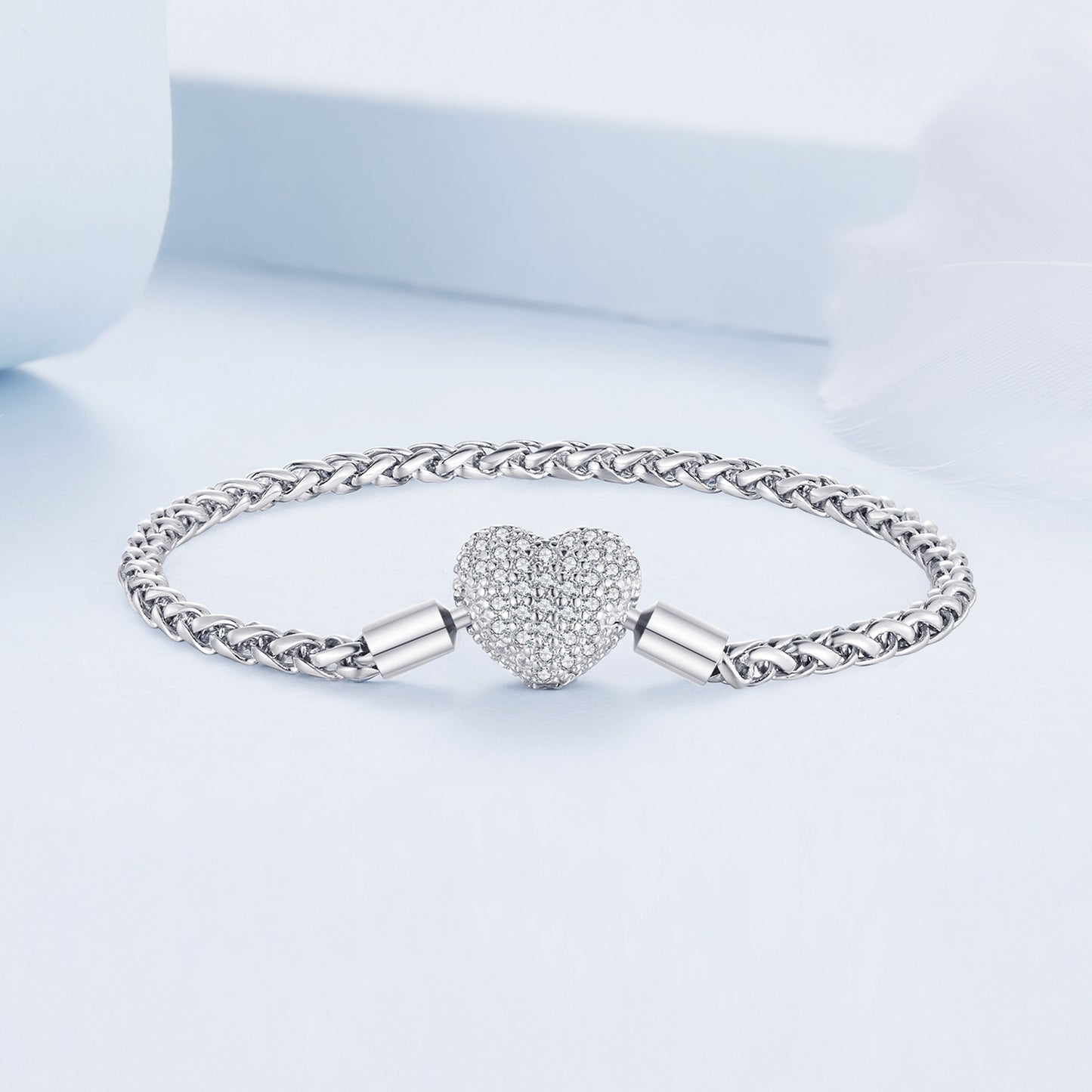 Sparkling Heart-Shaped Basic Bracelet