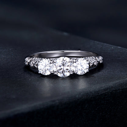 Luxurious Moissanite Ring