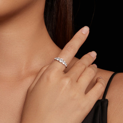 Sparkling Moissanite Ring