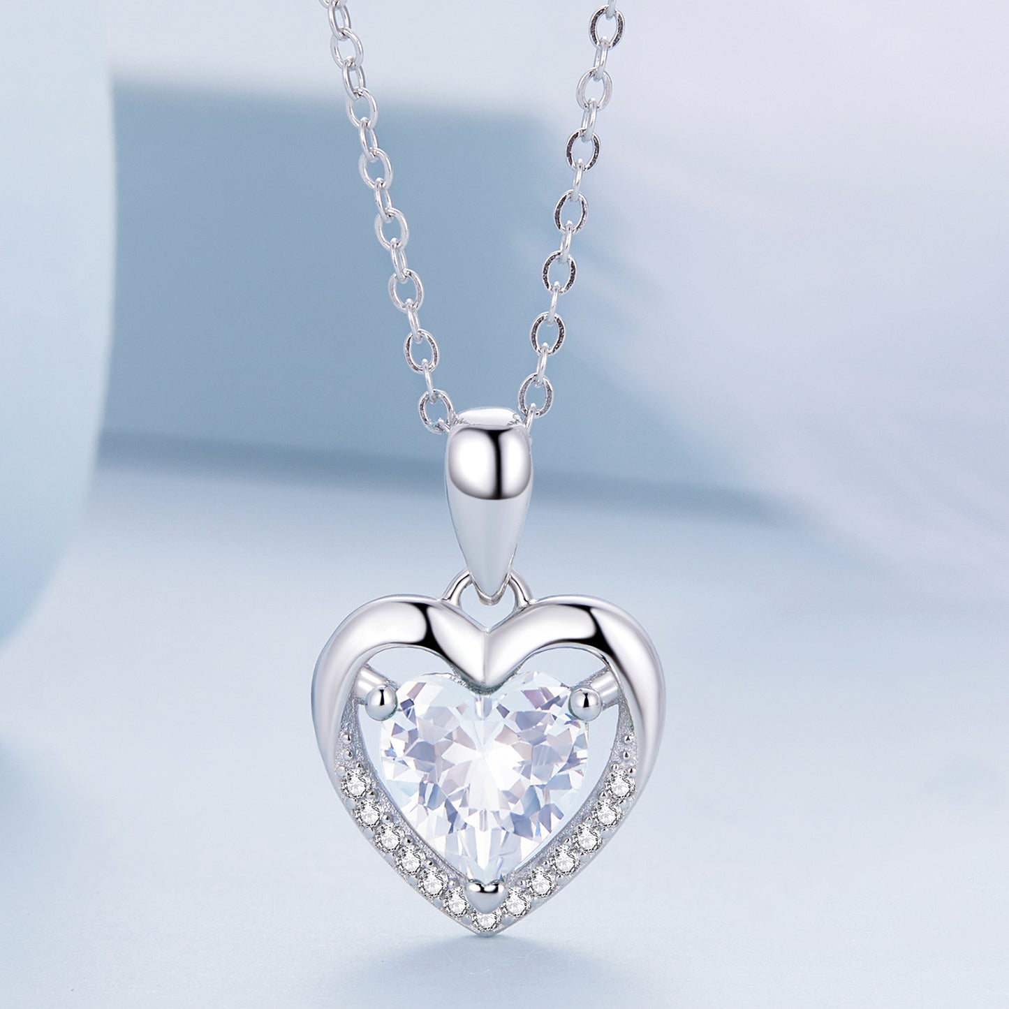 Heart-shaped White Zircon Necklace