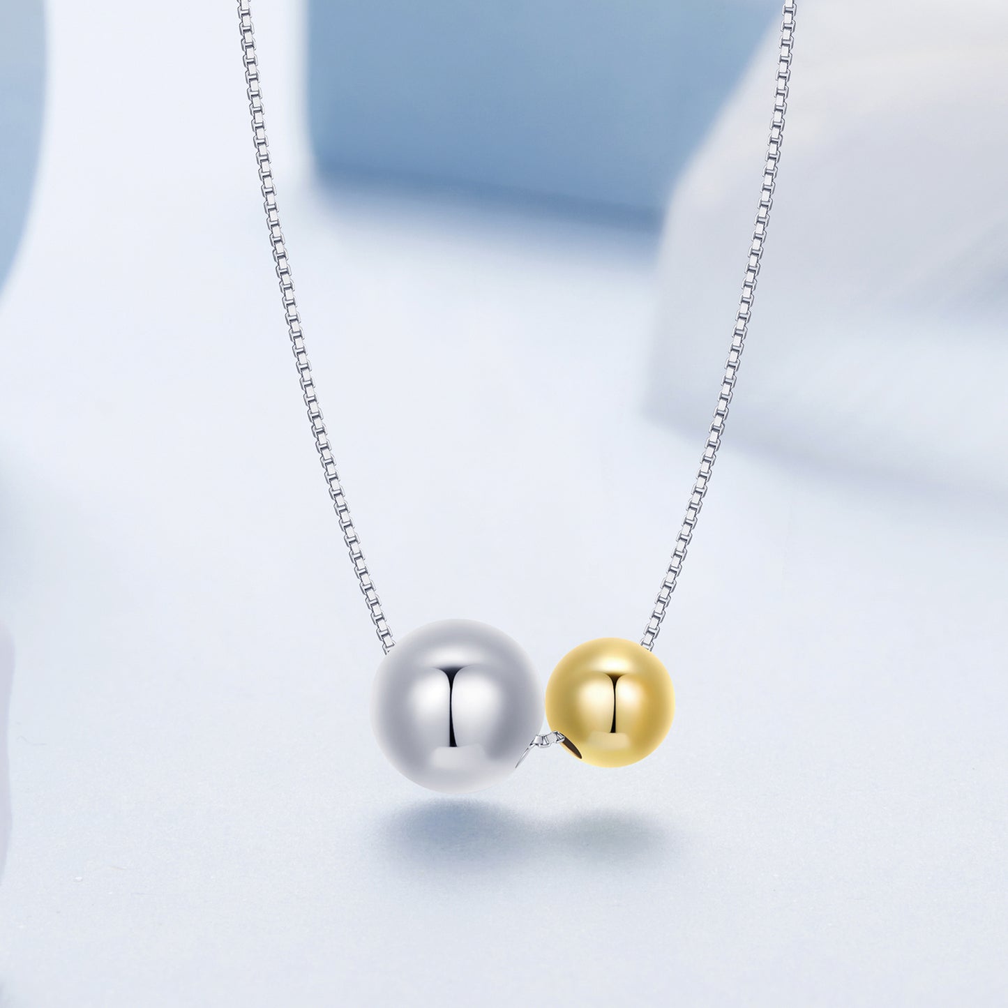 Clasping Pendant Necklace
