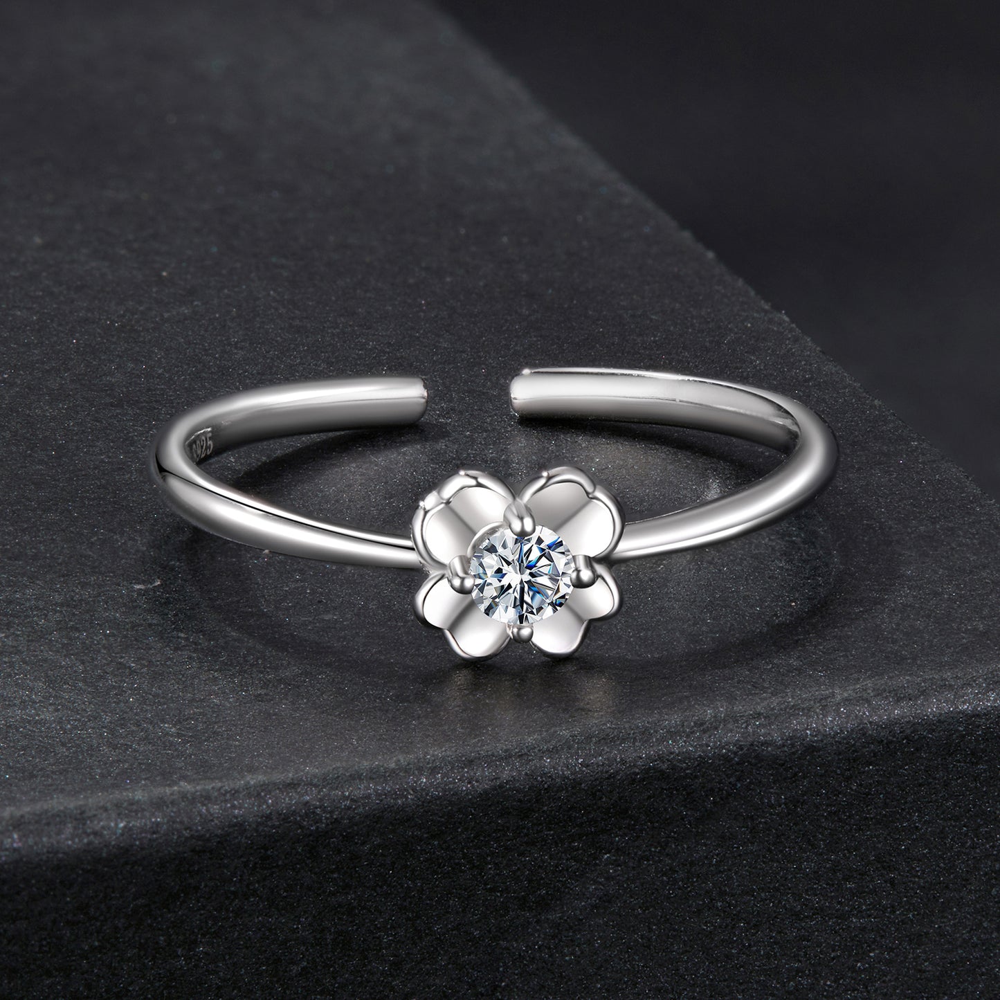 Clover Moissanite Adjustable Ring