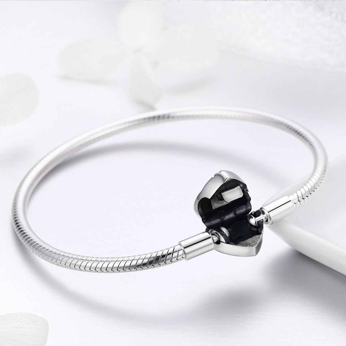 Family-Friendly Tree Basic Bracelet