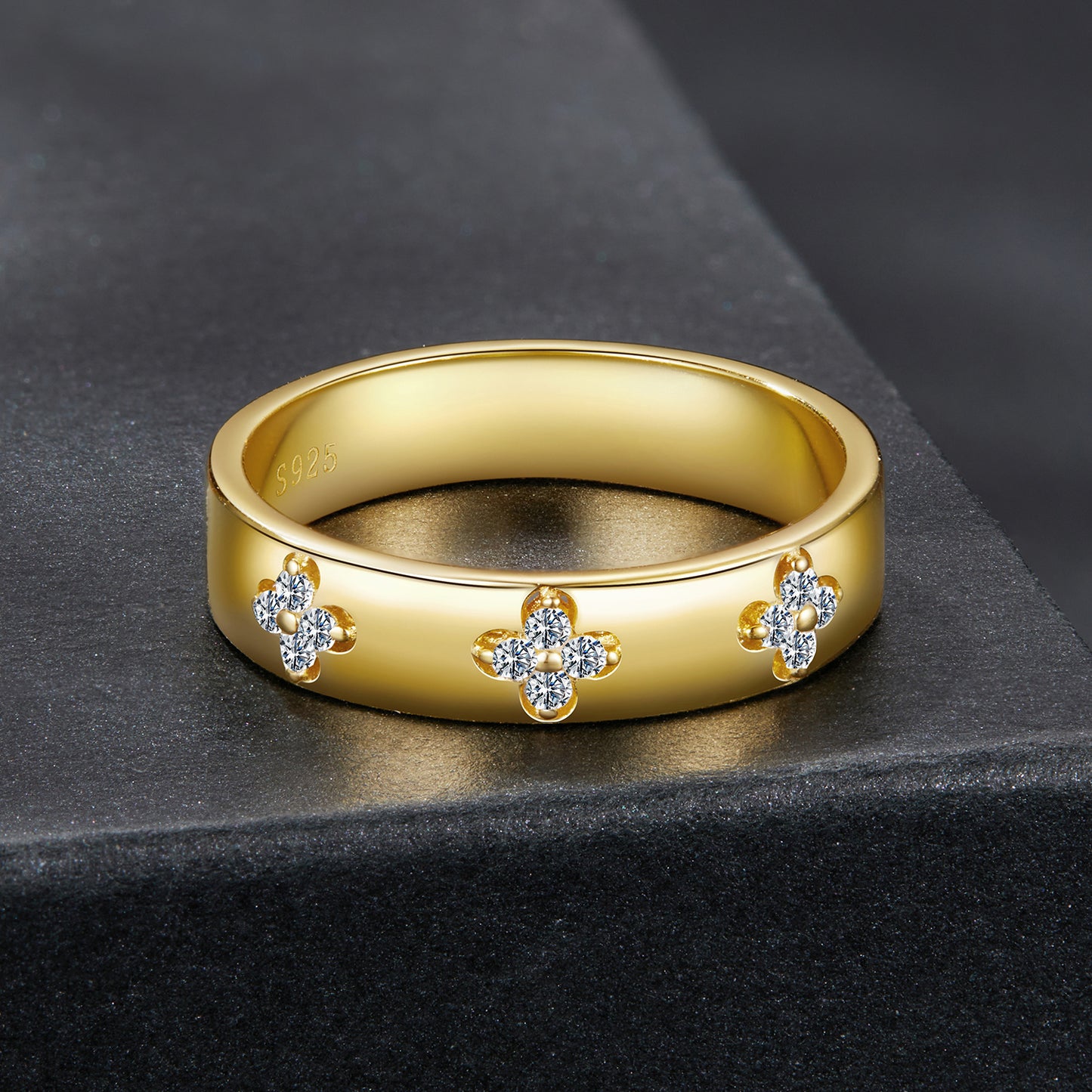 Lucky Clover Moissanite Ring