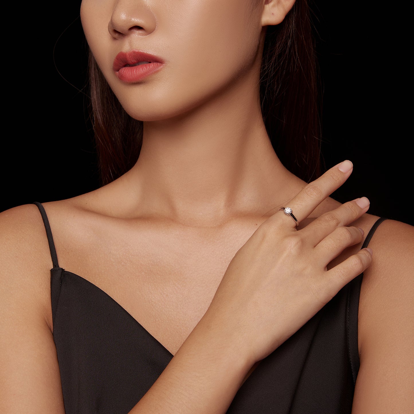 Sparkling Moissanite Ring