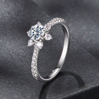 Sparkling Moissanite Wedding Ring