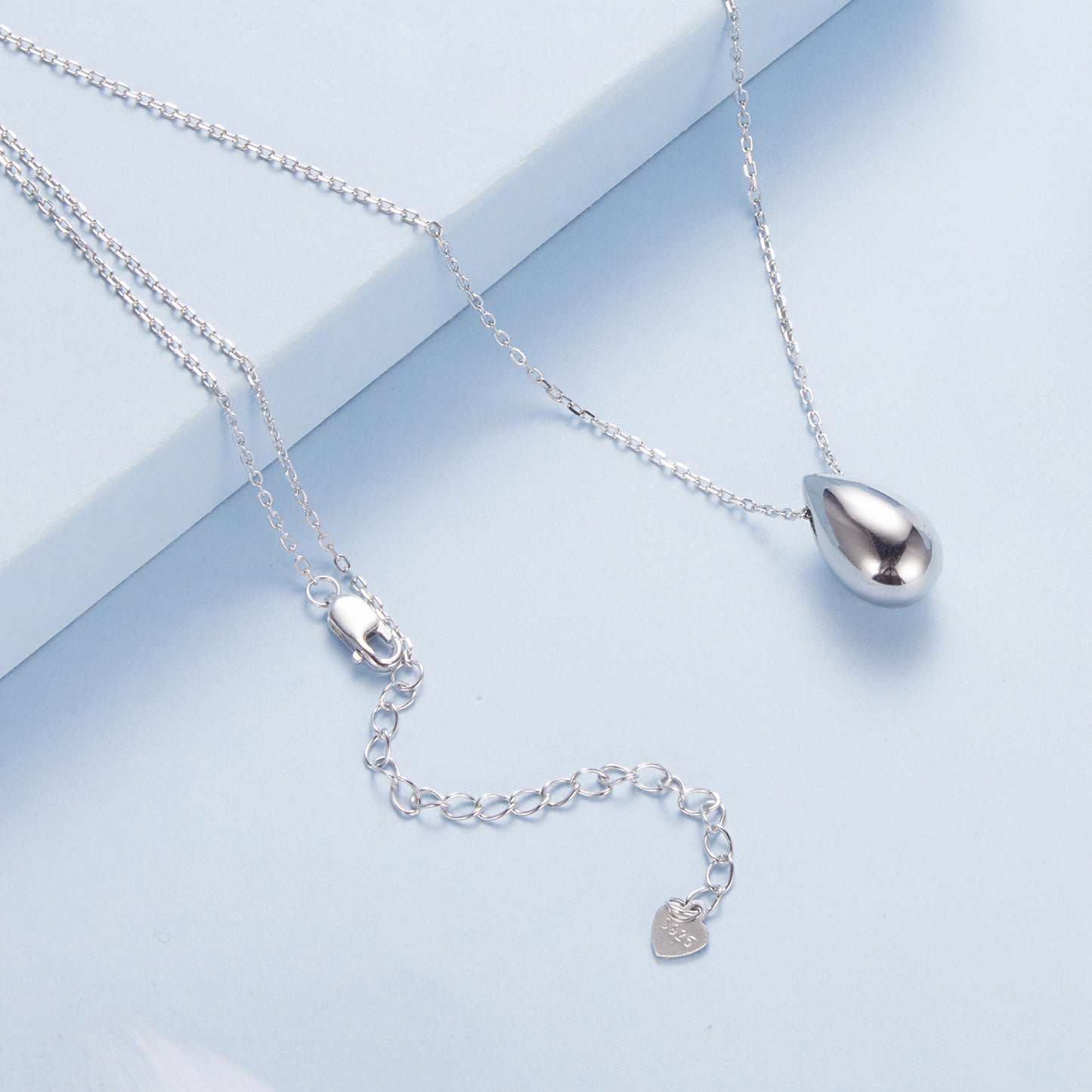 Metallic Teardrop Necklace