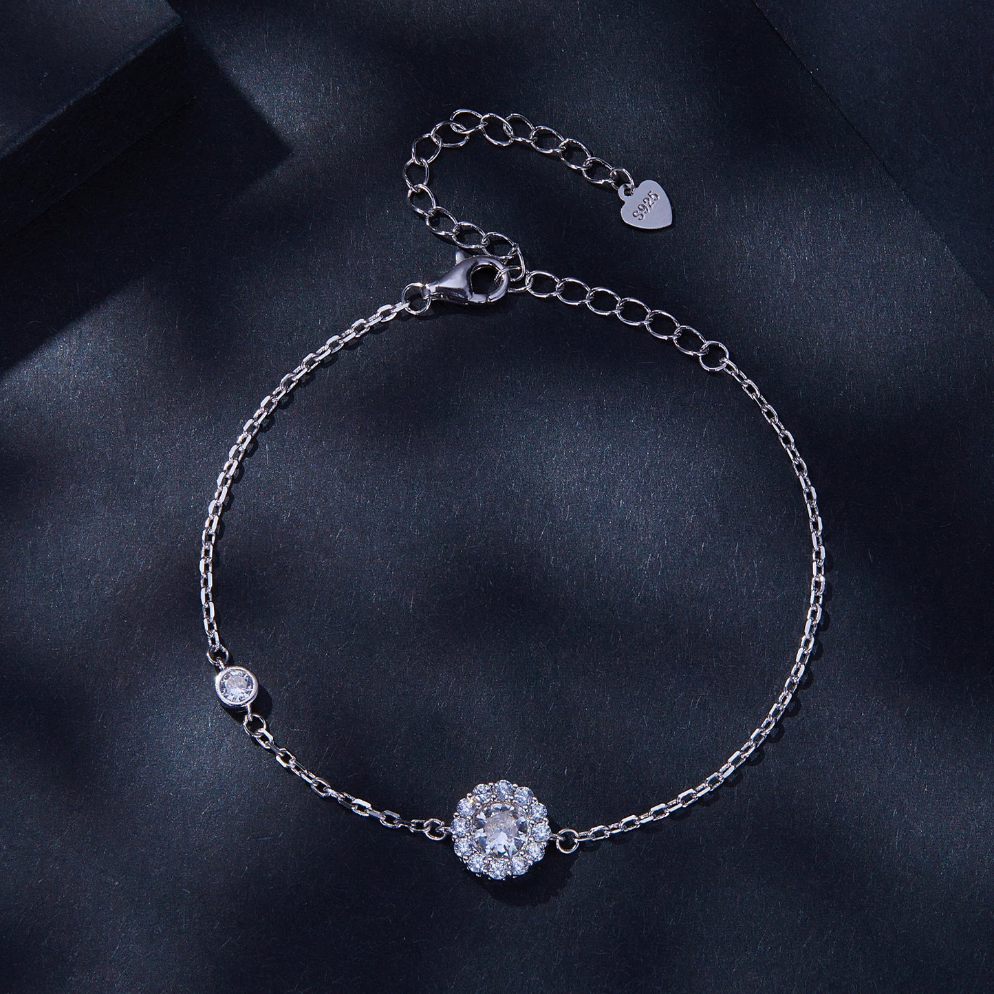 0.ct Minimalist Moissanite Bracelet