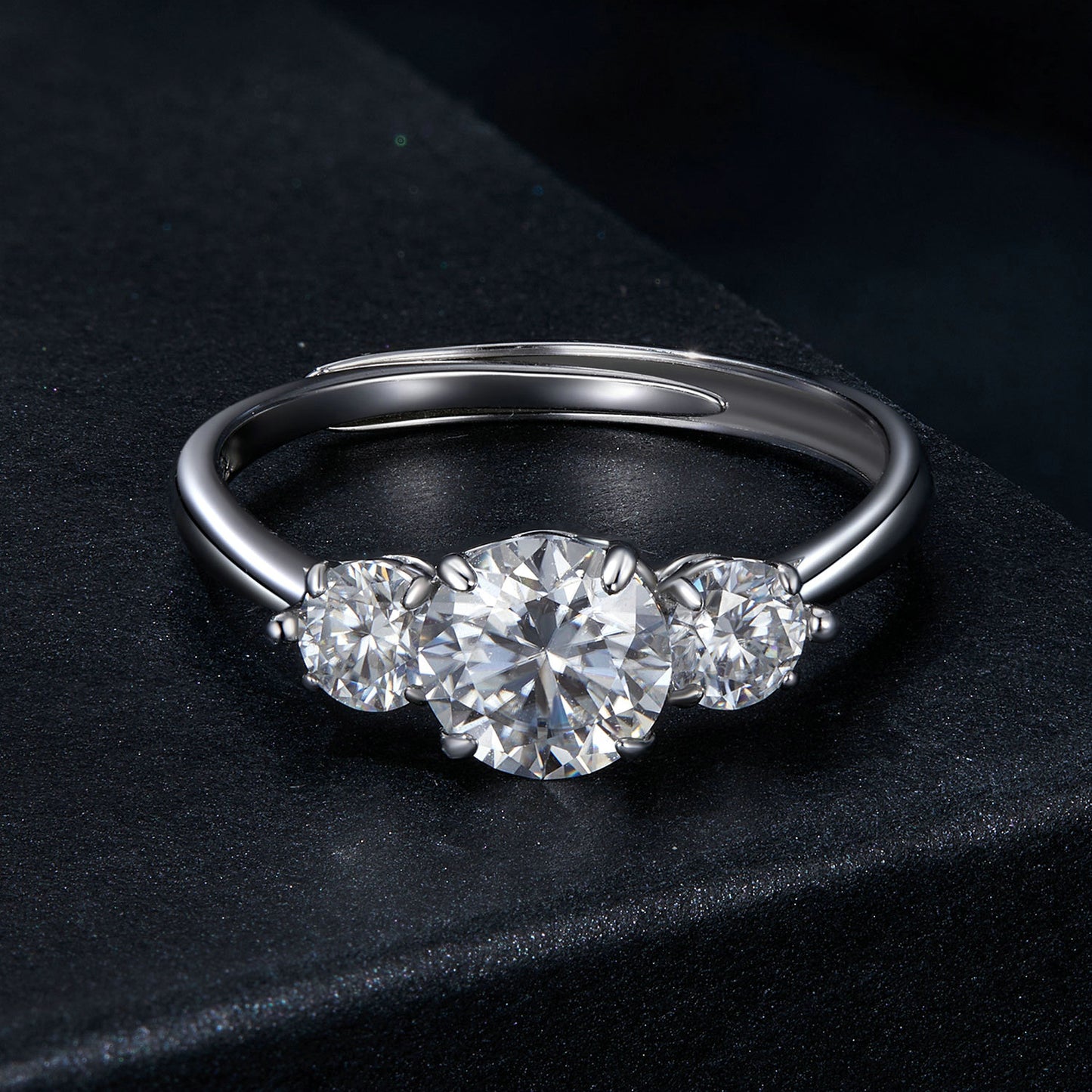 Romantic 1 Carat Moissanite Ring