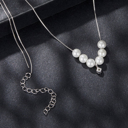 Dynamic Pearl Moissanite Collarbone Necklace