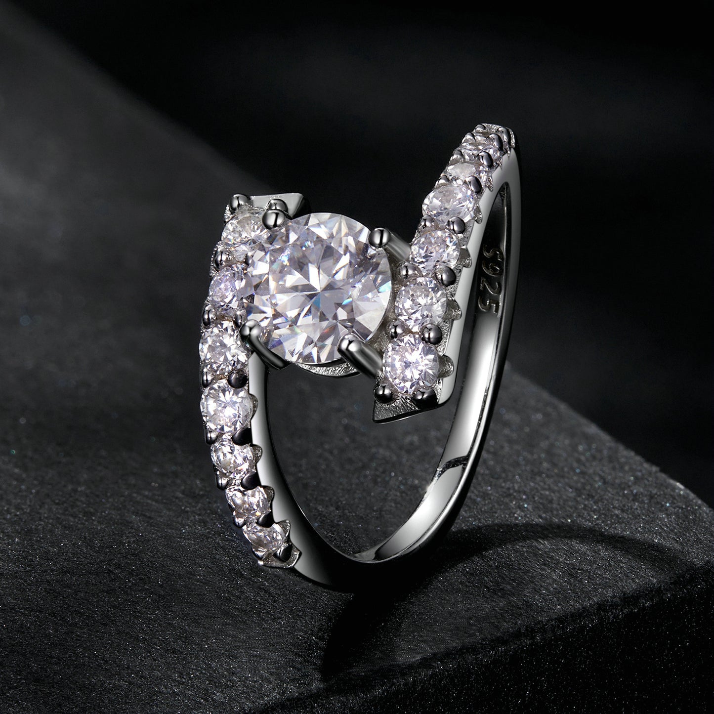 1 Carat Fashion Moissanite Ring