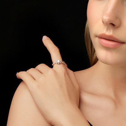 Sparkling Moissanite Wedding Ring