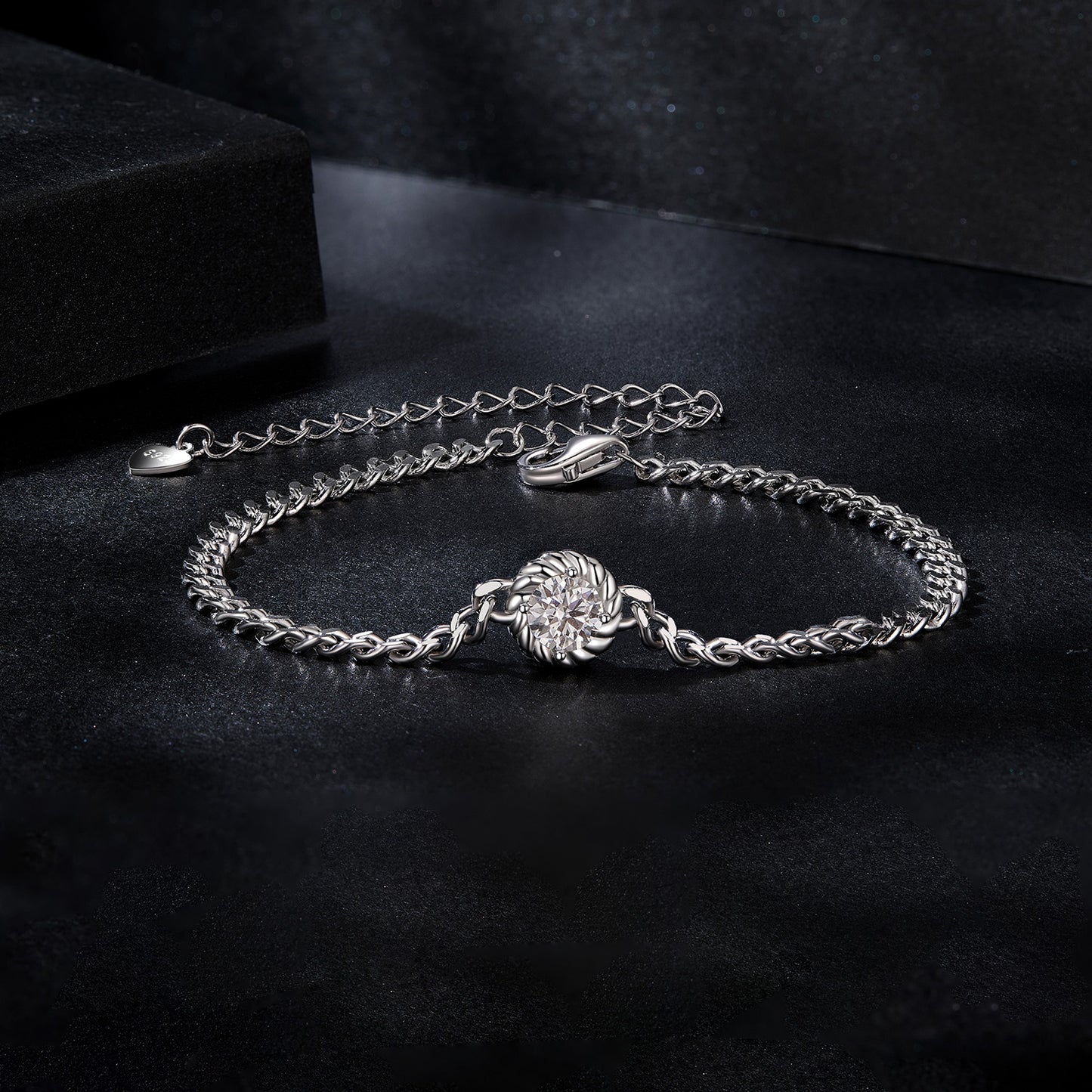 Round-Cut Moissanite Bracelet